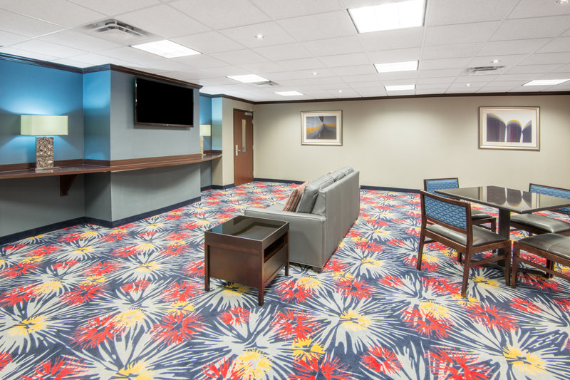 Holiday Inn Express CLEVELAND AIRPORT - BROOK PARK - Brook Park, OH