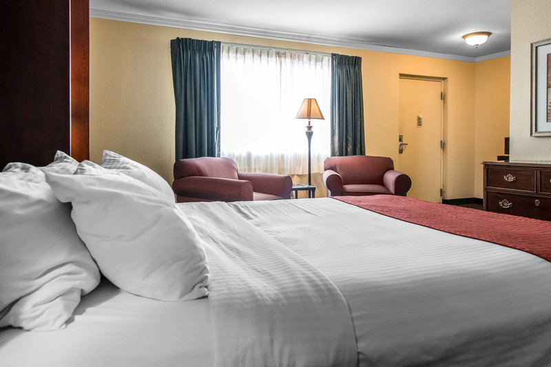 Rodeway Inn-Golden Prairie - Stratton, CO