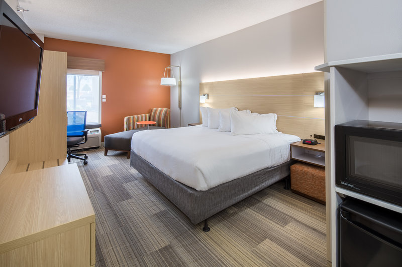Holiday Inn Express CEDAR RAPIDS (COLLINS RD) - Cedar Rapids, IA