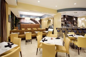 Hollywood casino baton rouge and its employees