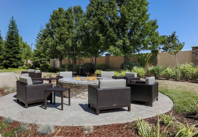 Courtyard By Marriott Roseville Galleria Mall/Creekside Ridge Drive - Roseville, CA