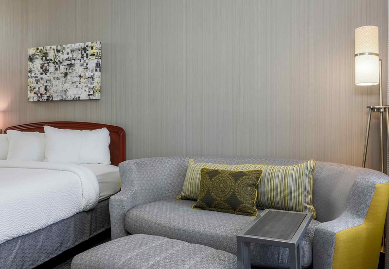 Courtyard By Marriott Roseville Galleria Mall/Creekside Ridge Drive - Roseville, CA