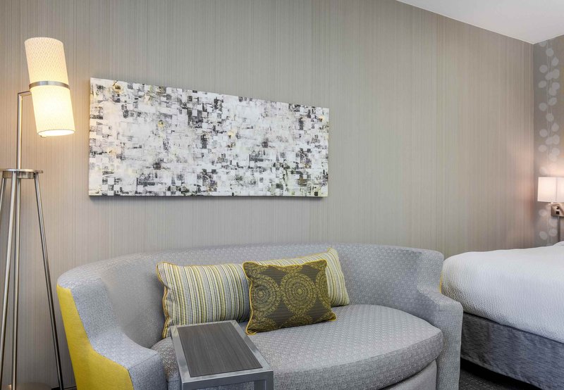 Courtyard By Marriott Roseville Galleria Mall/Creekside Ridge Drive - Roseville, CA