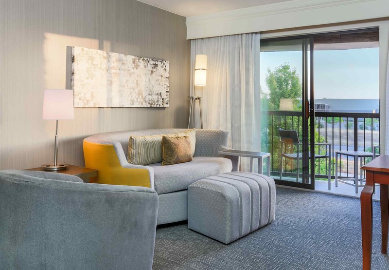 Courtyard By Marriott Roseville Galleria Mall/Creekside Ridge Drive - Roseville, CA