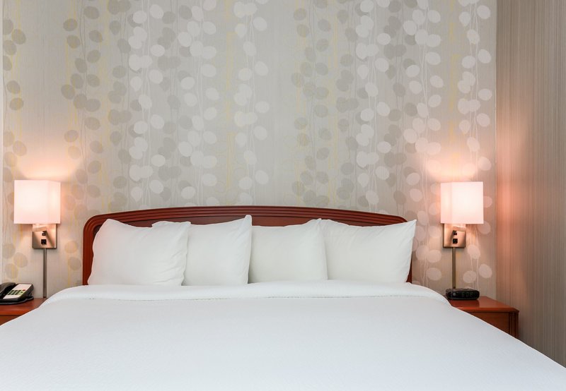 Courtyard By Marriott Roseville Galleria Mall/Creekside Ridge Drive - Roseville, CA