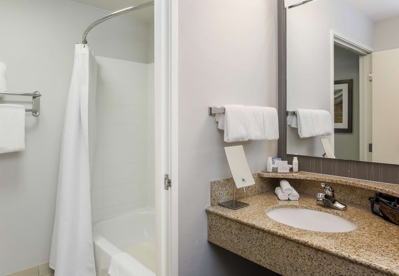 Courtyard By Marriott Roseville Galleria Mall/Creekside Ridge Drive - Roseville, CA
