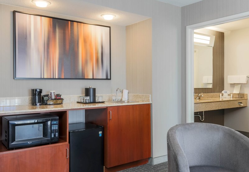 Courtyard By Marriott Roseville Galleria Mall/Creekside Ridge Drive - Roseville, CA