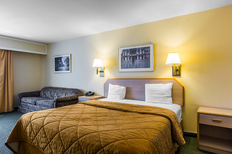 Rodeway Inn - Azusa, CA