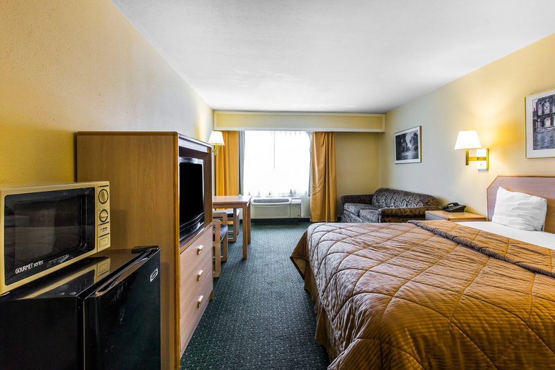 Rodeway Inn - Azusa, CA