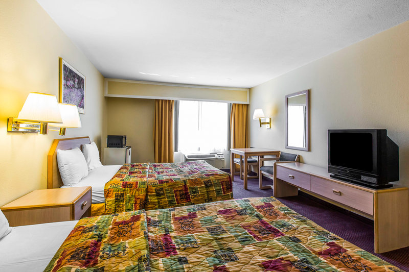 Rodeway Inn - Azusa, CA