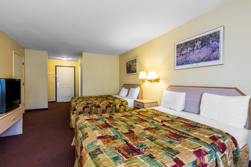 Rodeway Inn - Azusa, CA