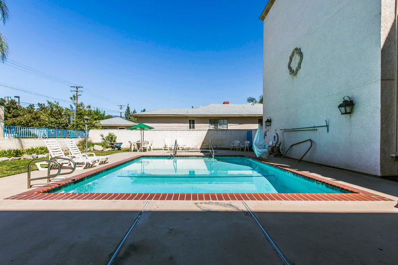 Rodeway Inn - Azusa, CA