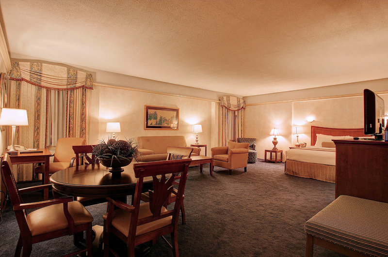 Crowne Plaza PITTSFIELD-BERKSHIRES - Pittsfield, MA