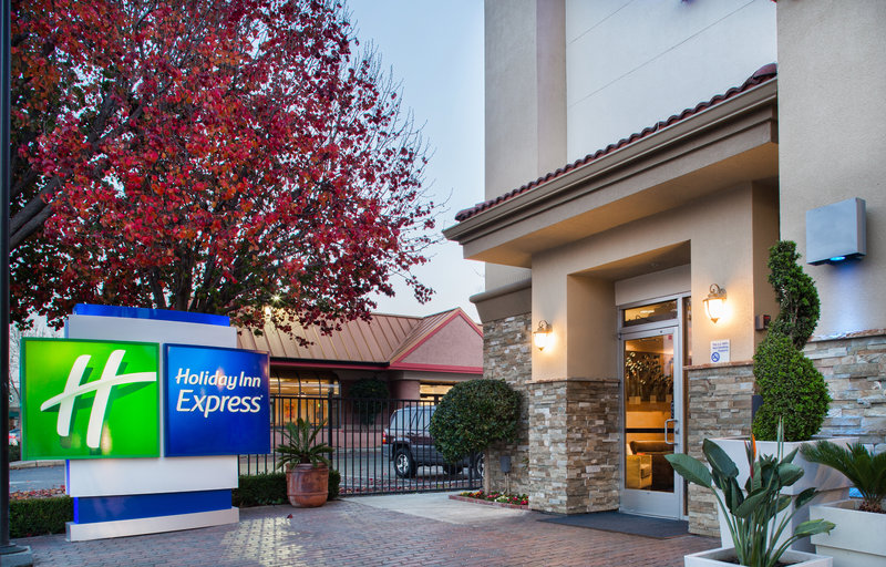 Holiday Inn Express Newport Beach - Newport Beach, CA