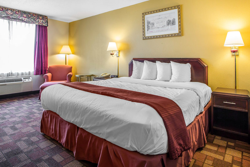 Quality Inn & Suites - Chambersburg, PA