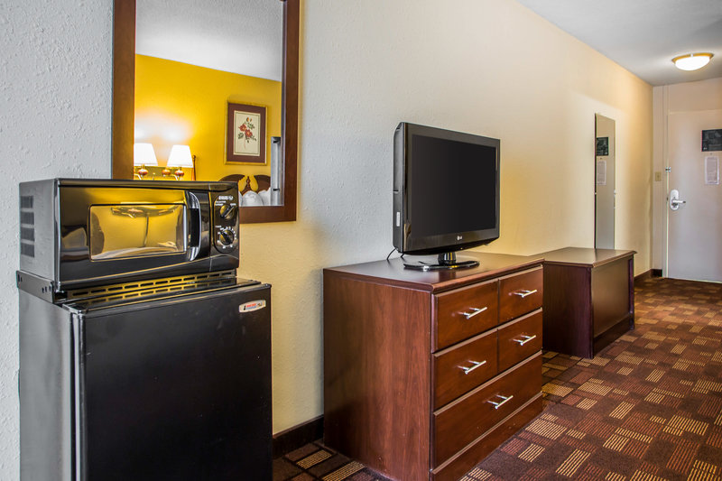 Quality Inn & Suites - Chambersburg, PA