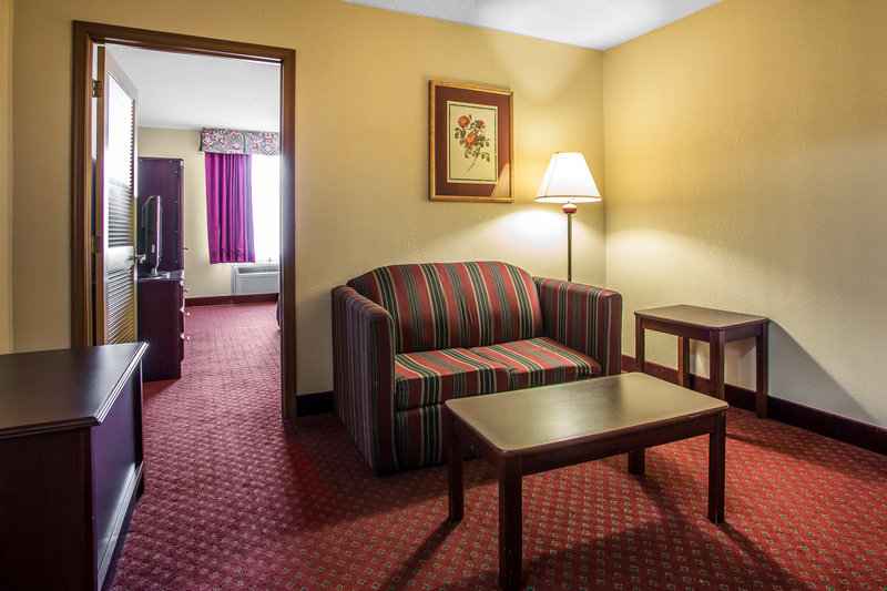 Quality Inn & Suites - Chambersburg, PA