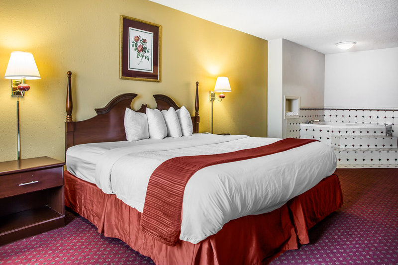 Quality Inn & Suites - Chambersburg, PA