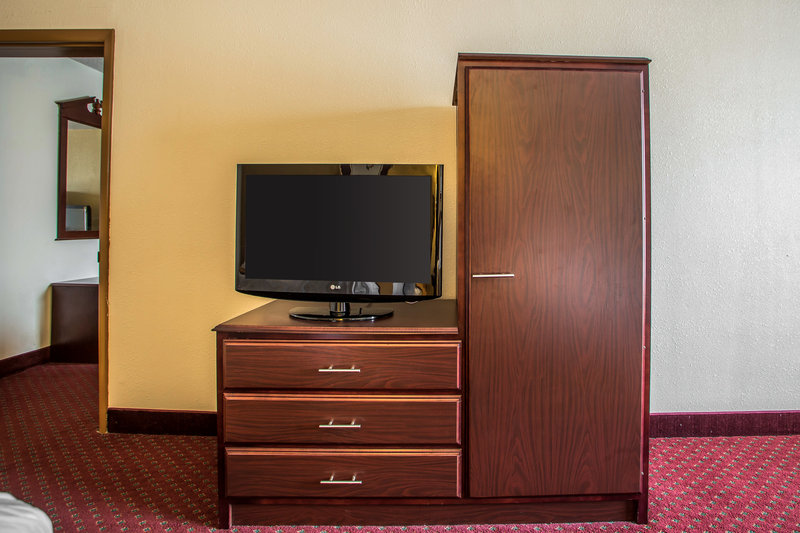 Quality Inn & Suites - Chambersburg, PA