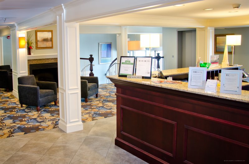 Holiday Inn Express & Suites MERRIMACK - Merrimack, NH