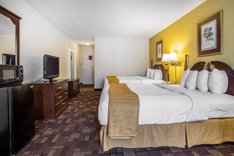 Quality Inn & Suites - Chambersburg, PA