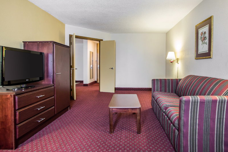 Quality Inn & Suites - Chambersburg, PA