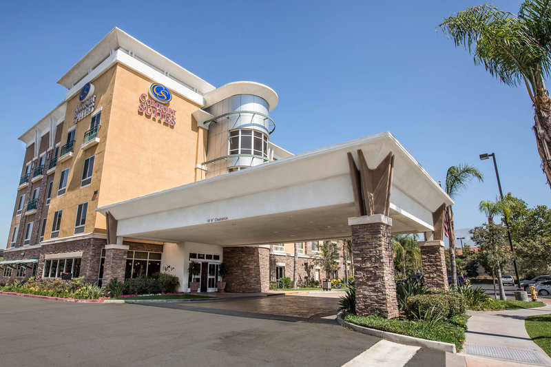 Comfort Suites Ontario Convention Center - Ontario, CA