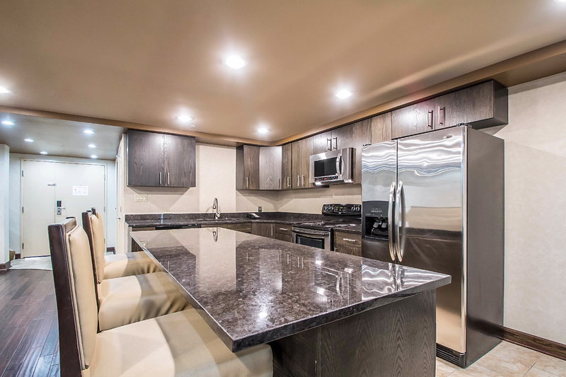 Clarion Inn Elmhurst - Oakbrook - Elmhurst, IL