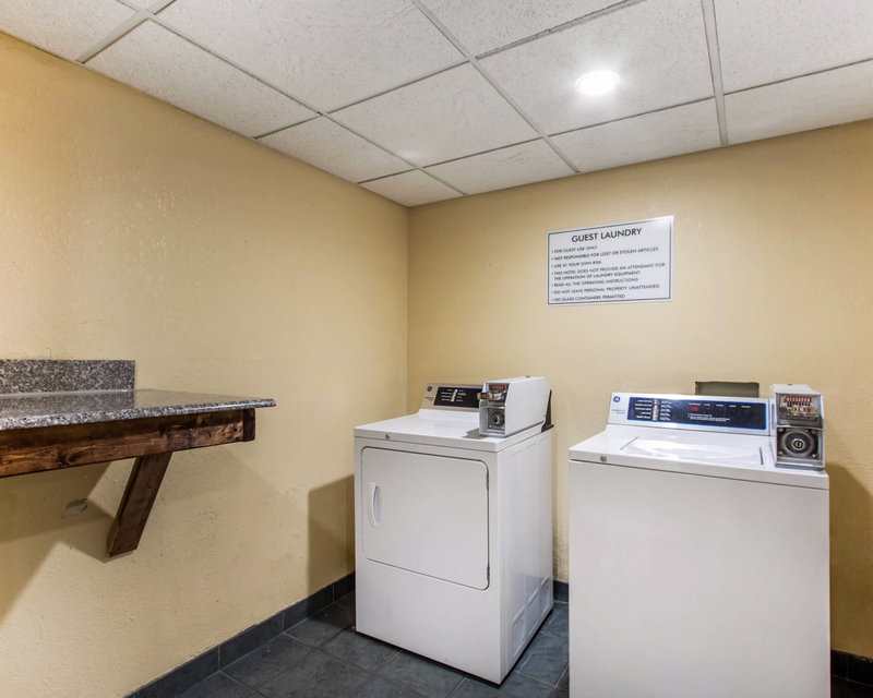 Comfort Inn & Suites - Memphis, TN