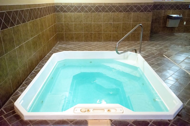 Holiday Inn Express DEVILS LAKE - Devils Lake, ND