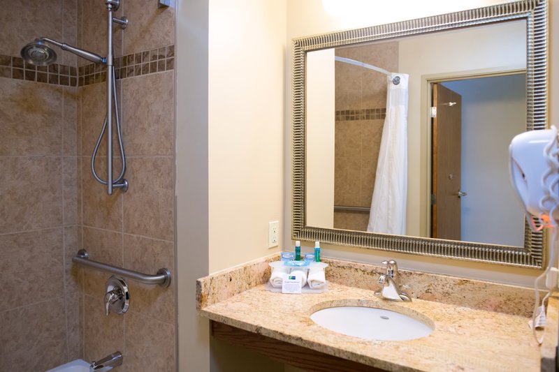 Holiday Inn Express DEVILS LAKE - Devils Lake, ND