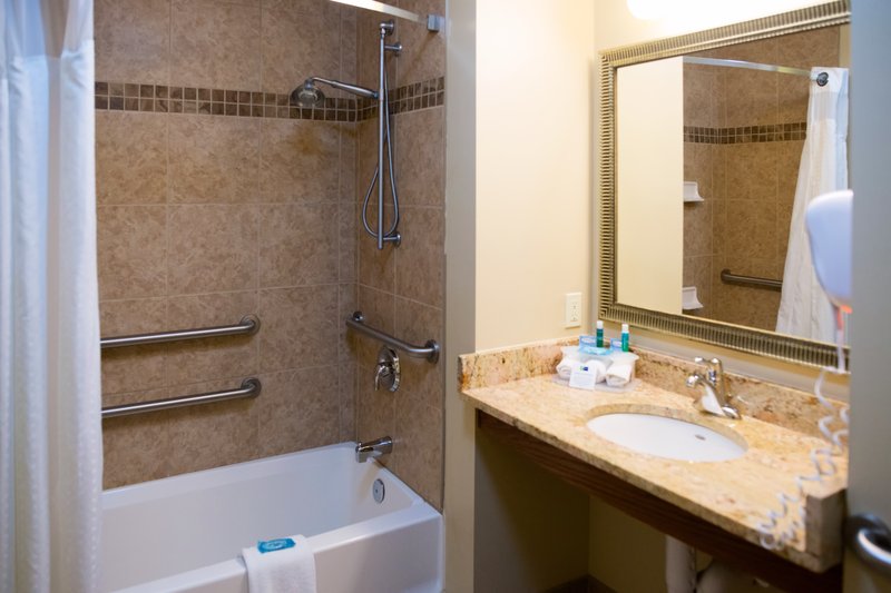 Holiday Inn Express DEVILS LAKE - Devils Lake, ND