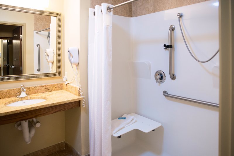 Holiday Inn Express DEVILS LAKE - Devils Lake, ND