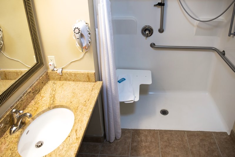 Holiday Inn Express DEVILS LAKE - Devils Lake, ND