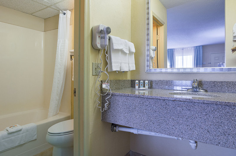 Quality Inn - Calhoun, GA