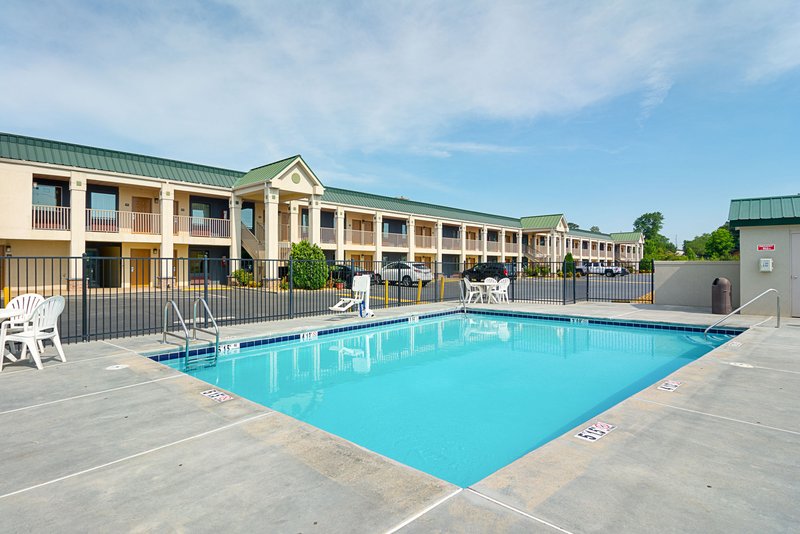 Quality Inn - Calhoun, GA