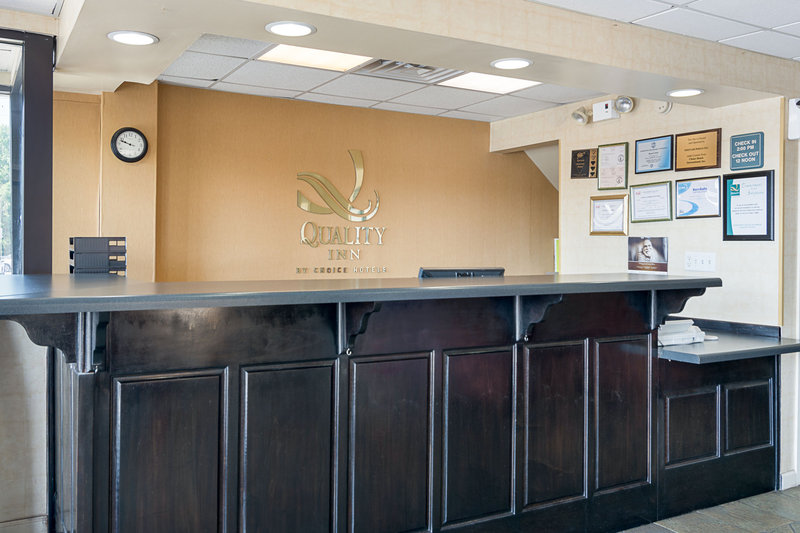 Quality Inn - Calhoun, GA