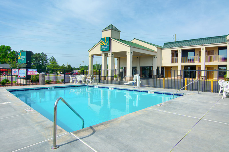 Quality Inn - Calhoun, GA