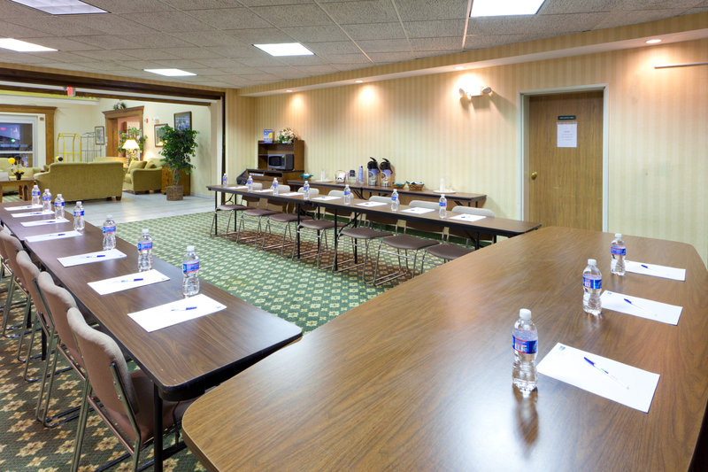 Holiday Inn Express - Irwin, PA