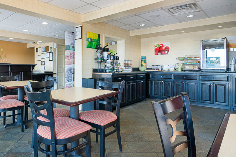 Quality Inn - Calhoun, GA