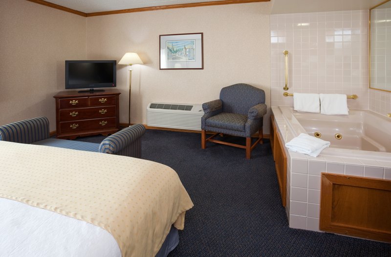 Holiday Inn HARBORVIEW - PORT WASHINGTON - Port Washington, WI