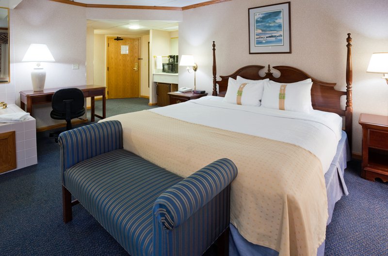 Holiday Inn HARBORVIEW - PORT WASHINGTON - Port Washington, WI