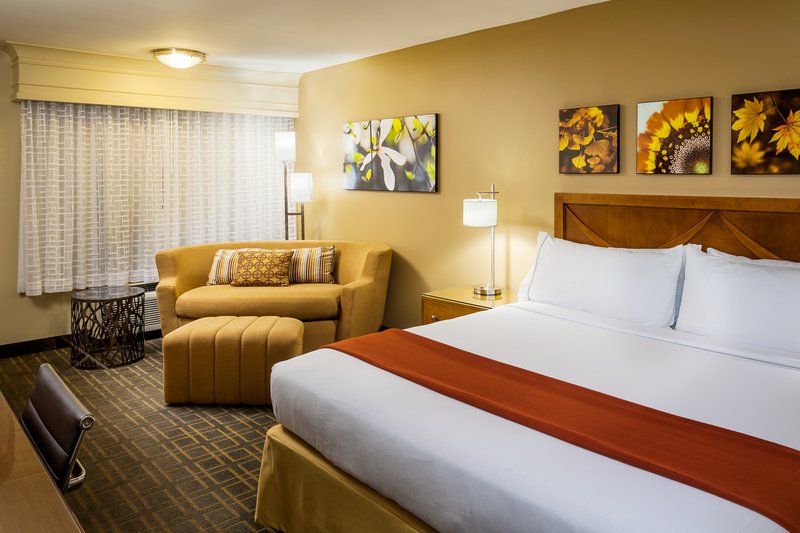 Holiday Inn Express SIMI VALLEY - Simi Valley, CA