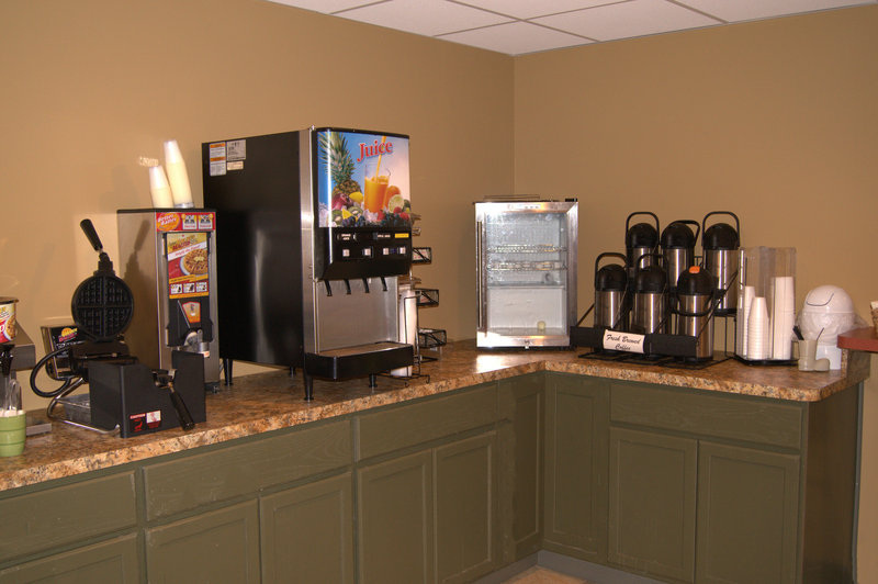 Econo Lodge Inn & Suites - Binghamton, NY