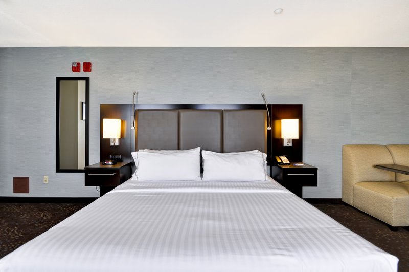Holiday Inn Express ROMULUS / DETROIT AIRPORT - Romulus, MI