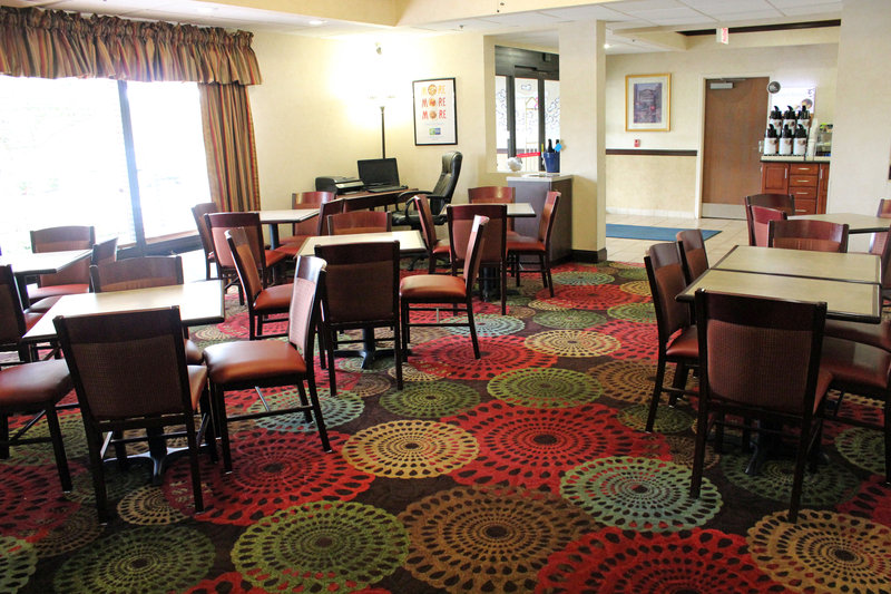 Holiday Inn Express WILMINGTON - Wilmington, OH