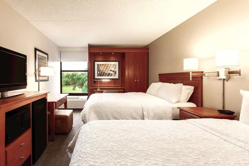 Hampton Inn Des Moines-Airport - Des Moines, IA