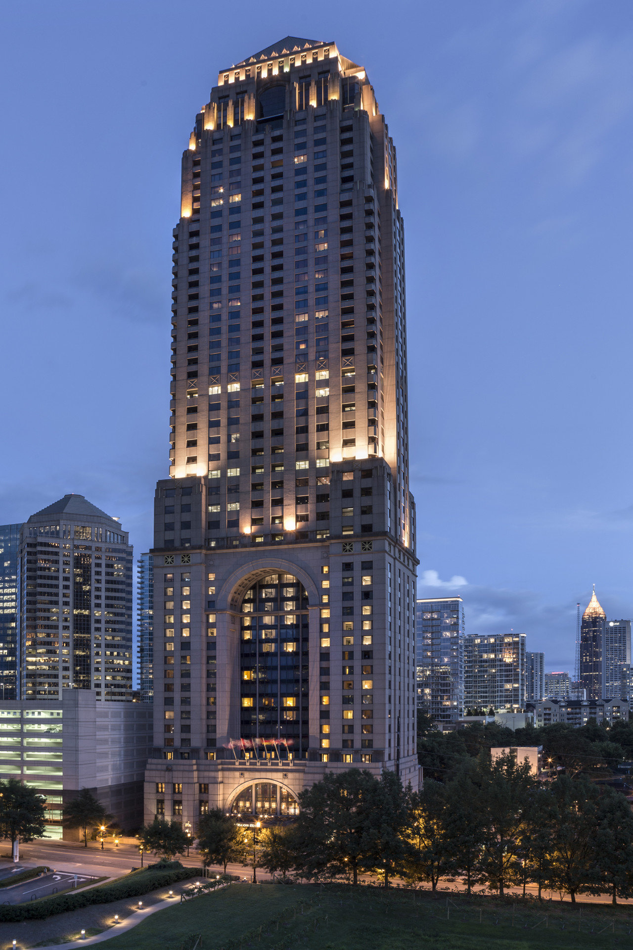 Four Seasons Hotel Atlanta Local Info- Deluxe Atlanta, GA Hotels
