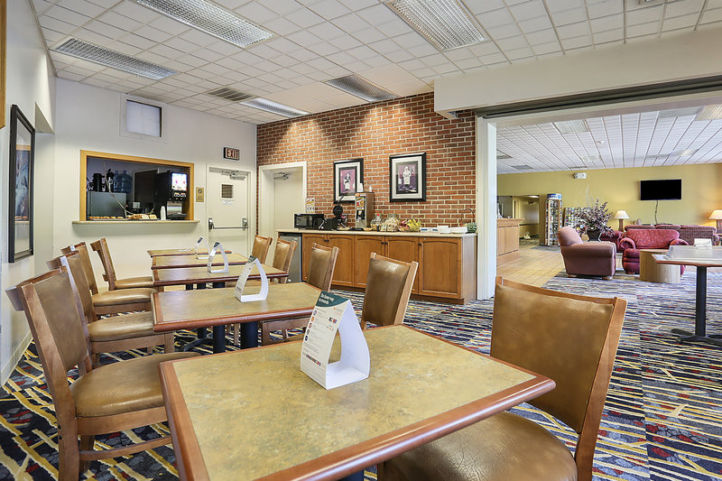 Rodeway Inn & Suites - Lancaster, PA