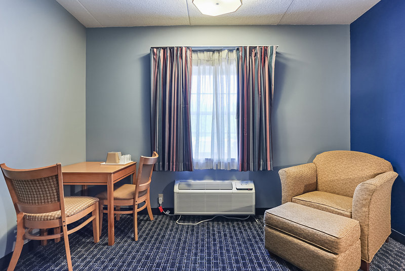 Rodeway Inn & Suites - Lancaster, PA